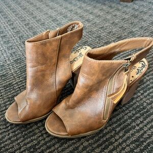 Brown Wedges